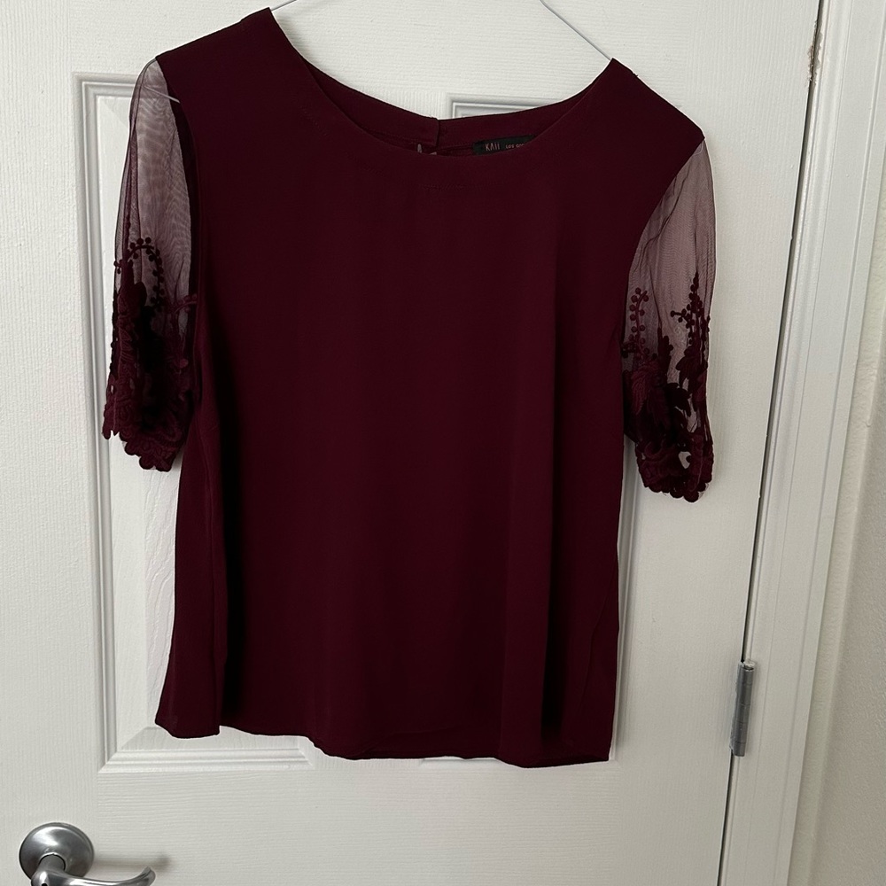 Gorgeous lace, short sleeve blouse